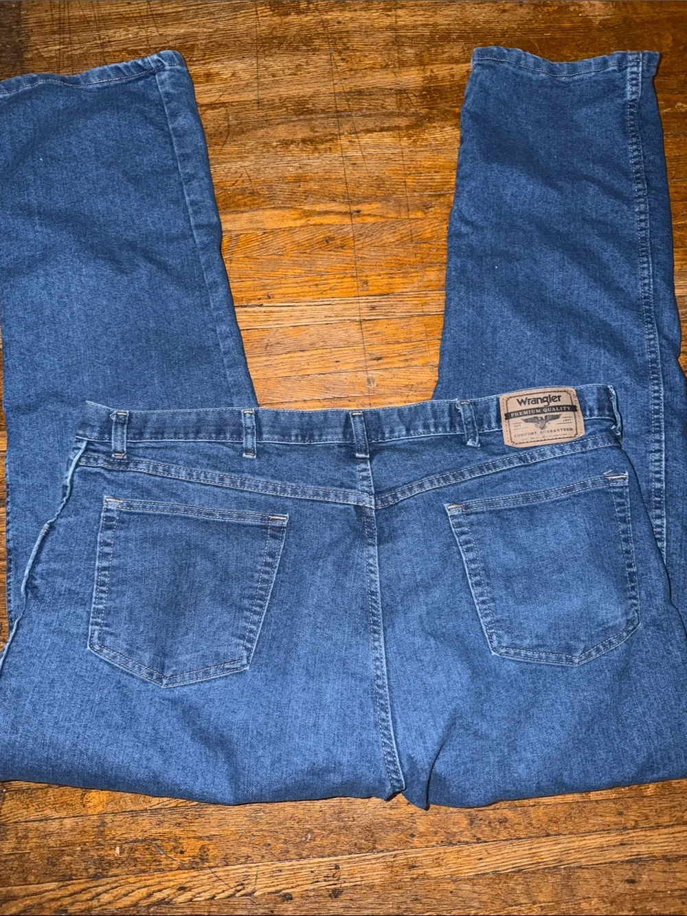 3/$15. Men’s Wrangler jeans 42/32
